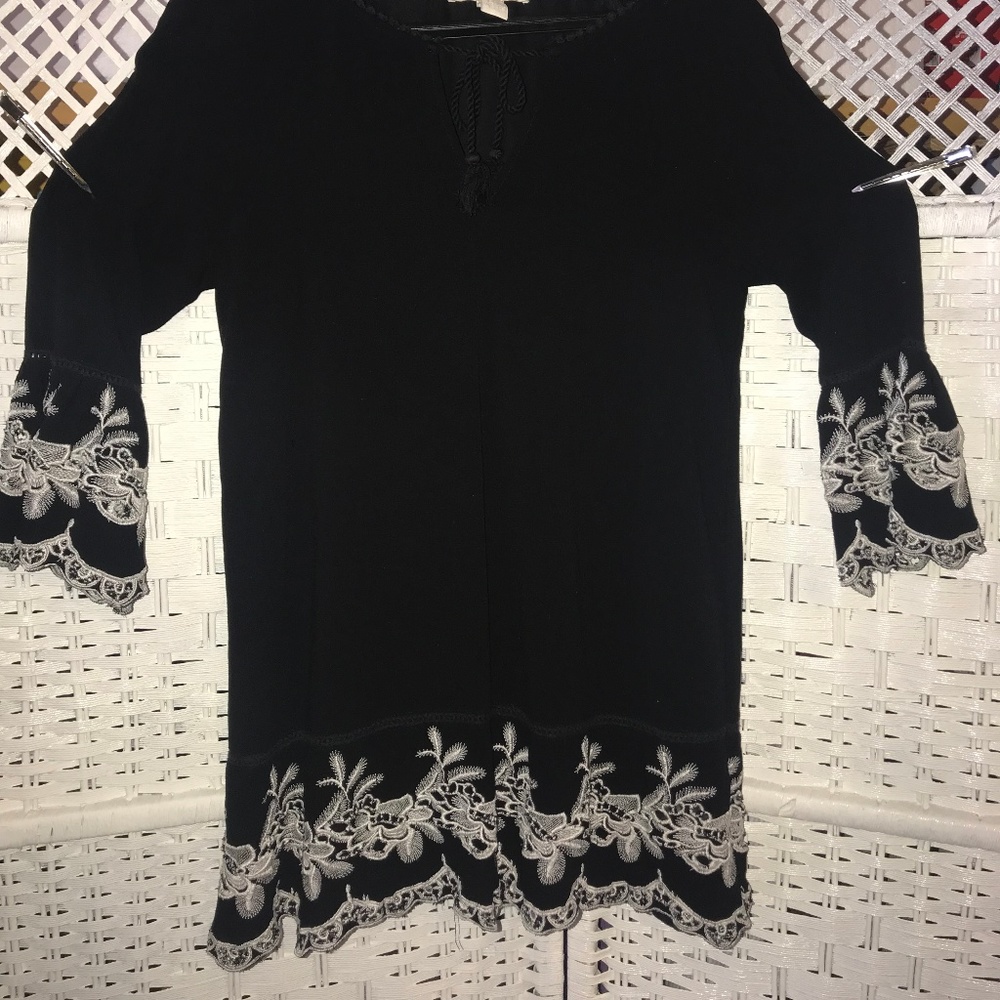 Forever 21 women floral long tie up BL-WH blouse